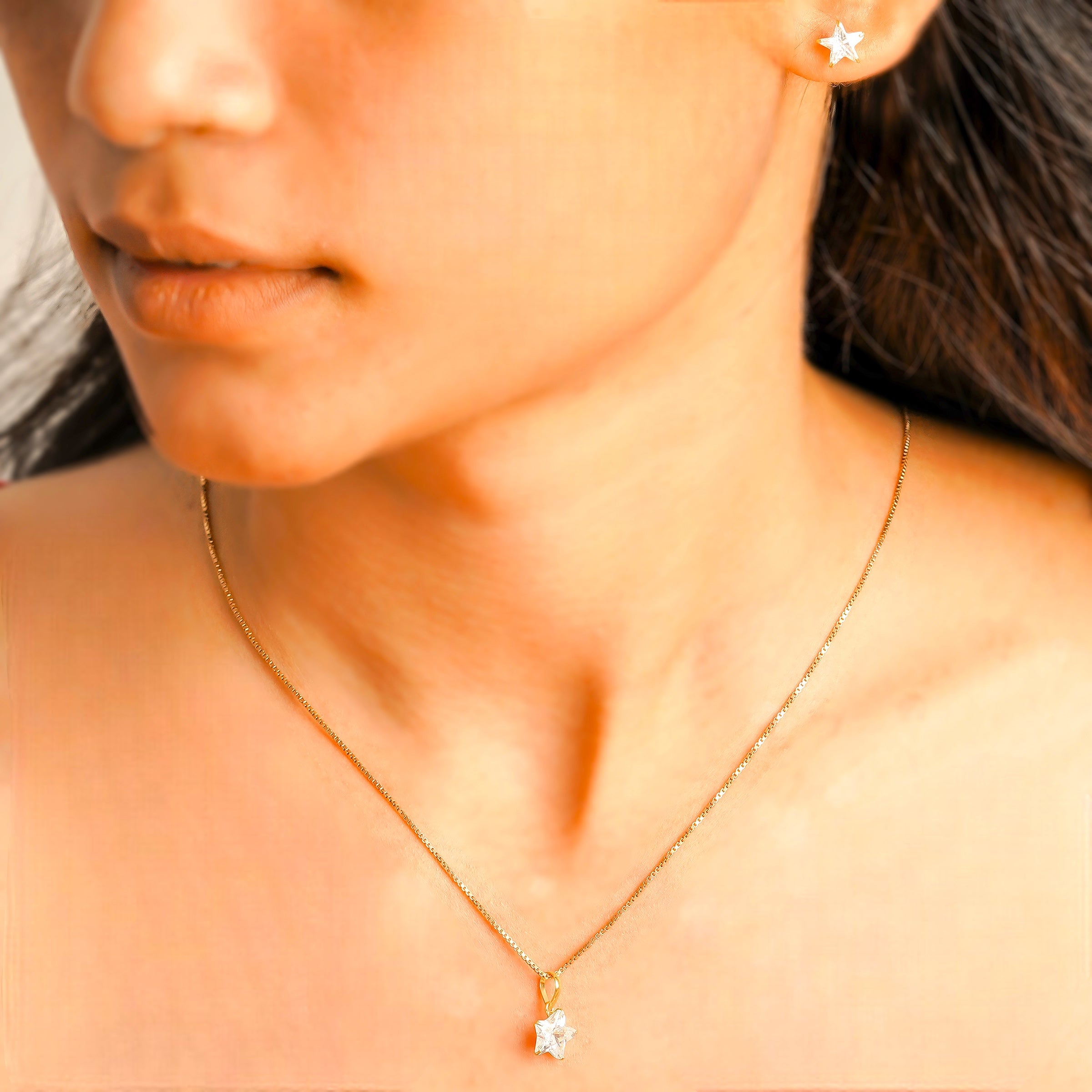 10 KT Gold White Star Diamond Pendant & Earring Set