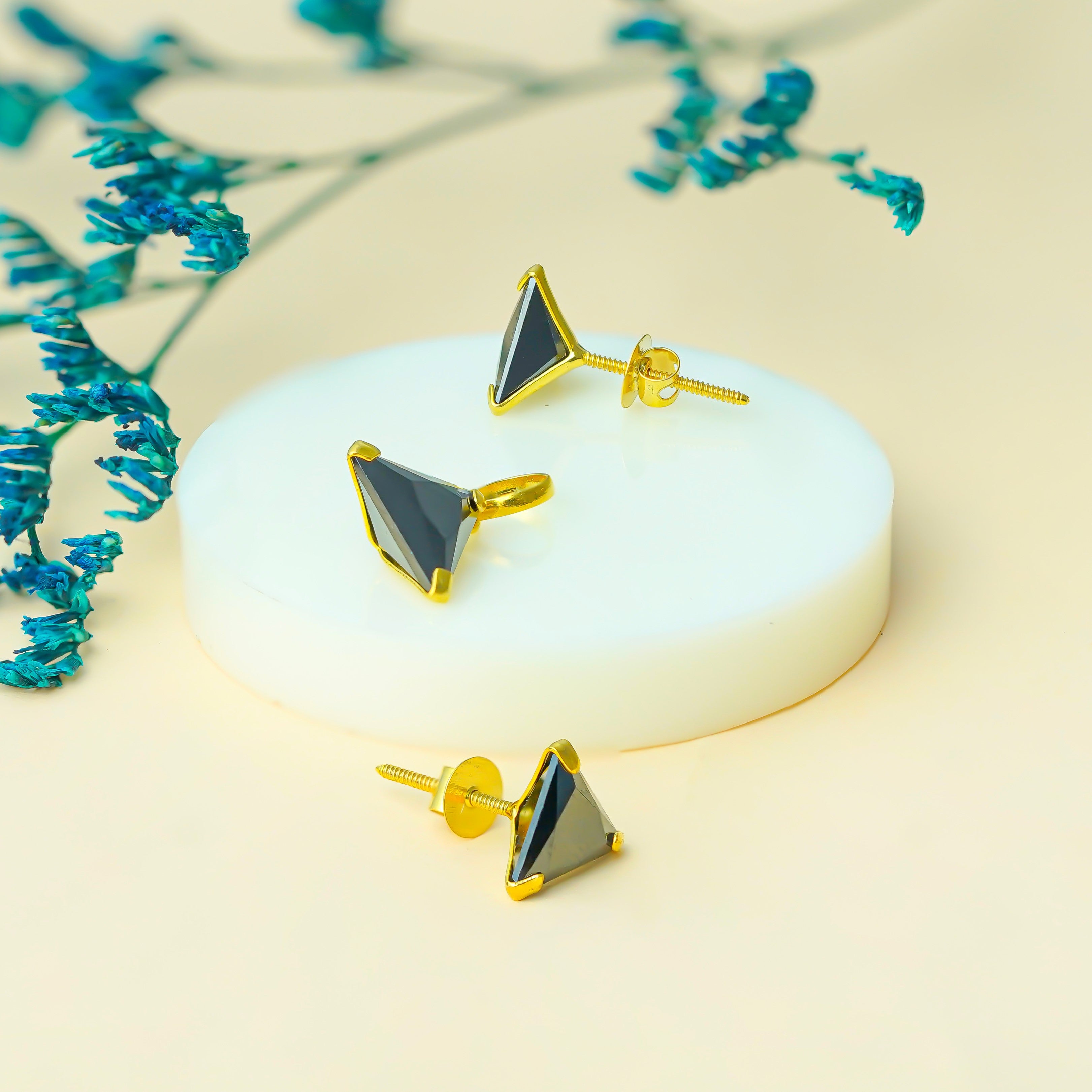 10 KT Gold Black Trillian Diamond Pendant & Earring Set