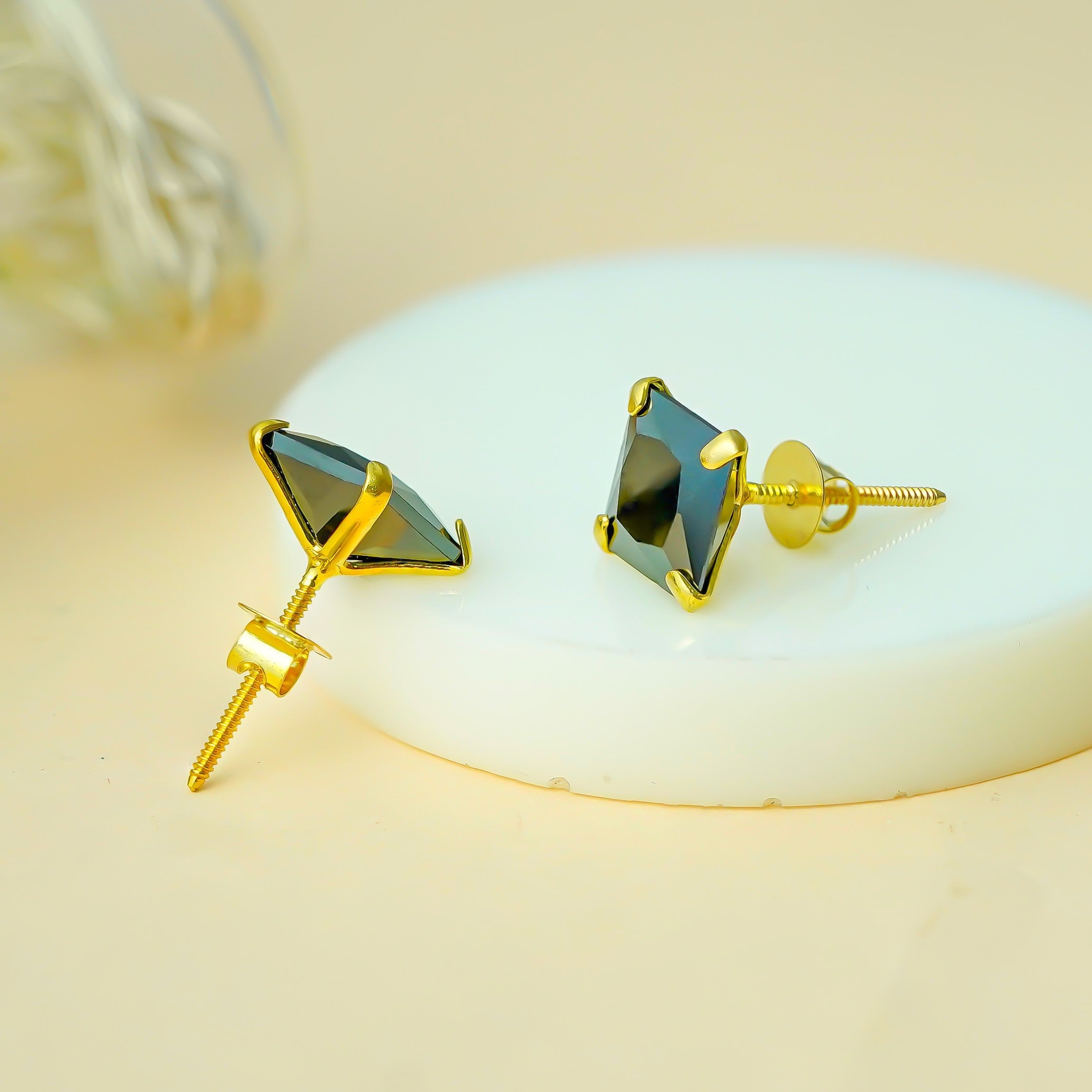 10 KT Gold Black Princess Cut Diamond Stud Earring