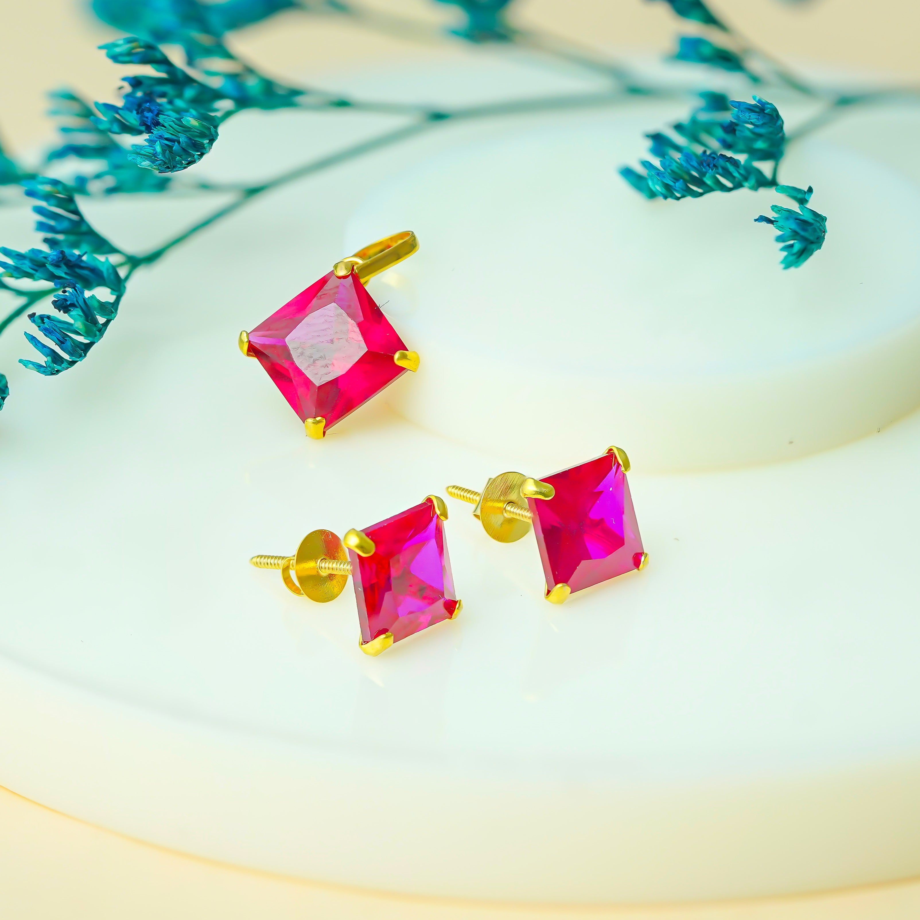 10 KT Gold Carmine Princess Diamond Pendant & Earring Set