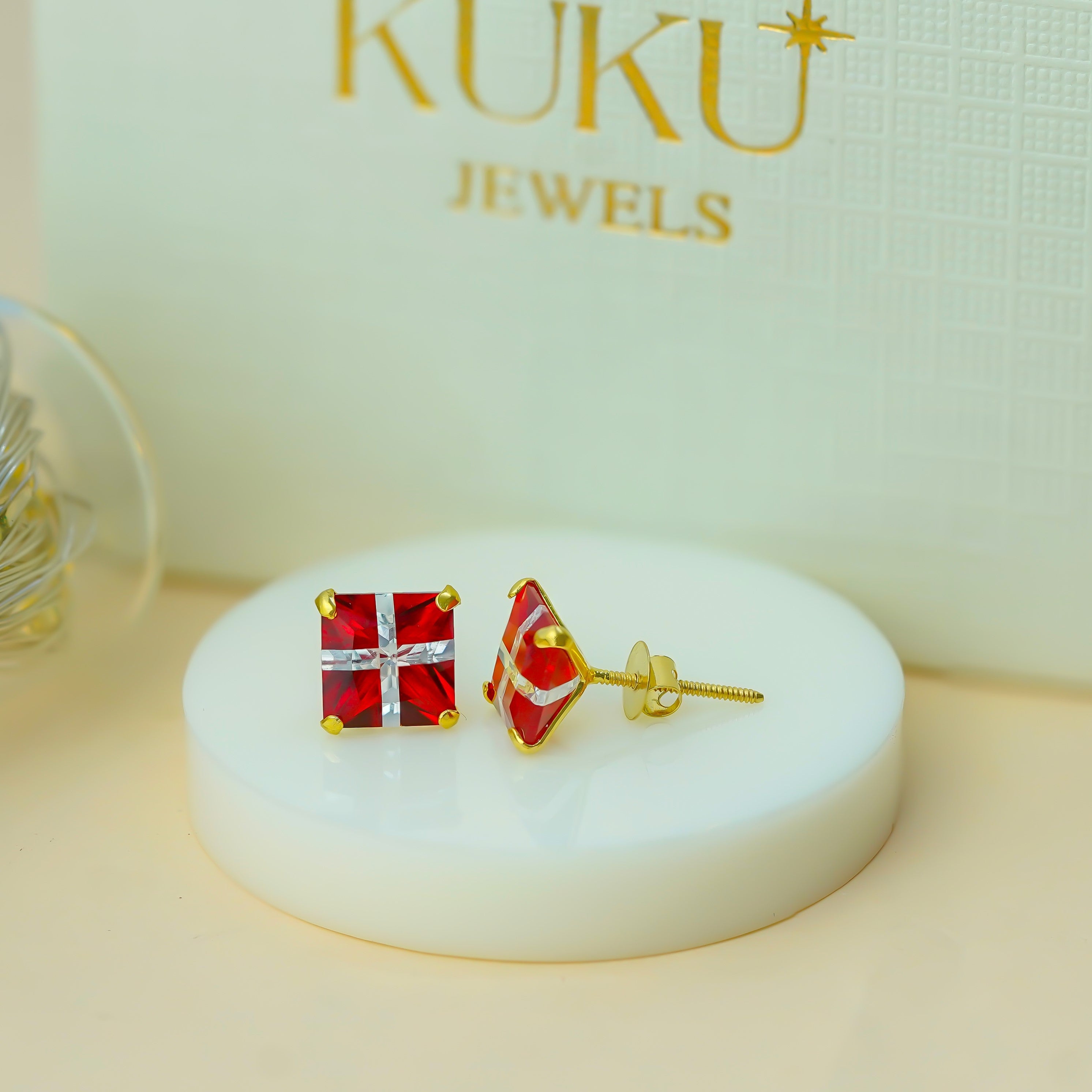 10 KT Gold Red New Square Cut Diamond Stud Earrings