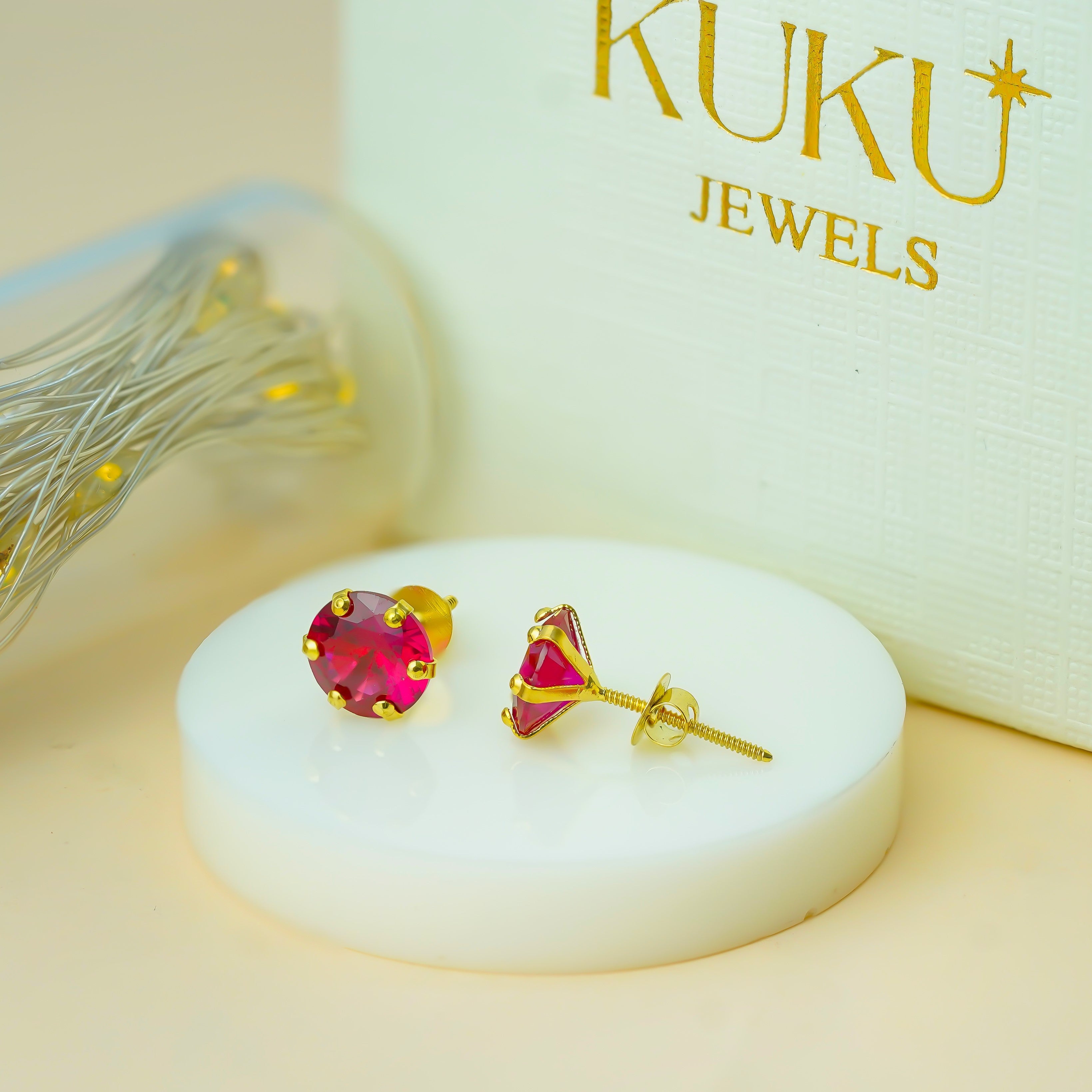 10 KT Gold Carmine Round Cut Diamond Stud Earrings