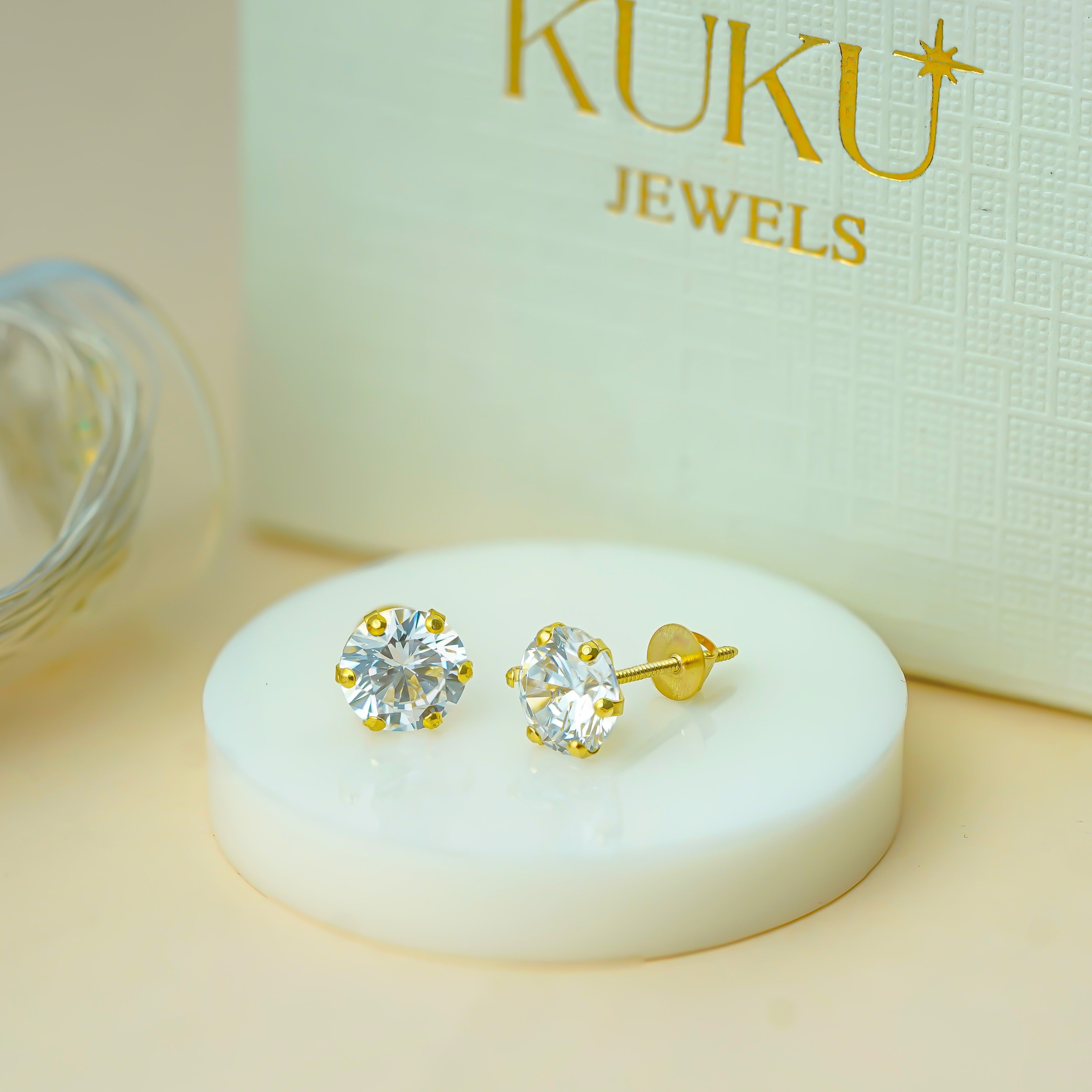 10 KT Gold White Round Cut Diamond Stud Earrings